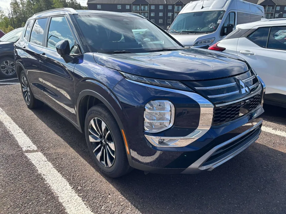Mitsubishi Outlander 2025 photo 3