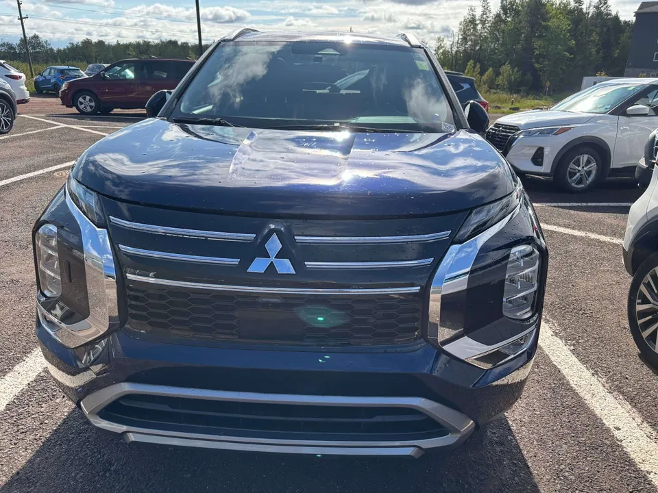 Mitsubishi Outlander 2025 photo 2
