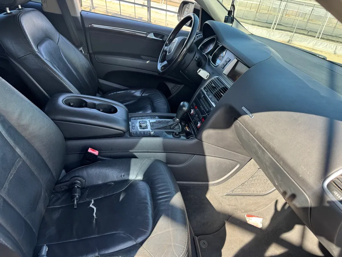 Audi Q7 2007 photo 2