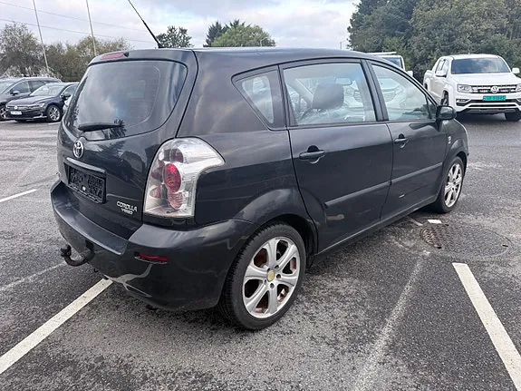 Toyota Corolla Verso 2004 photo 5