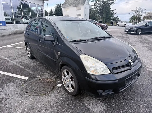 Toyota Corolla Verso 2004 photo 3