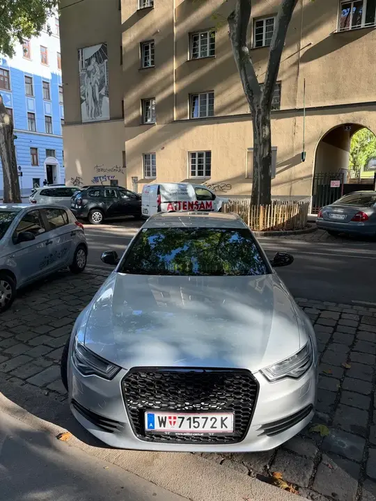 Audi A6 2012 photo 2