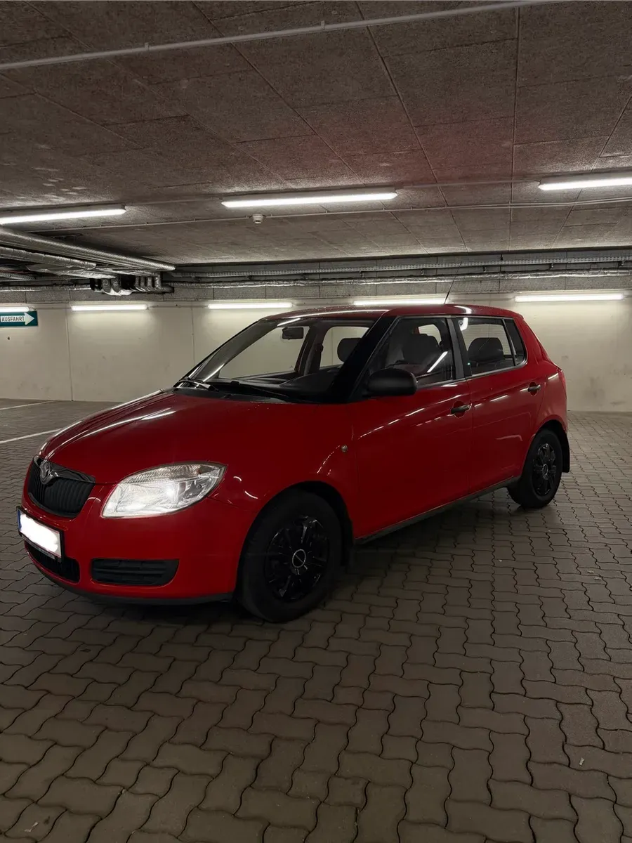 Skoda Fabia 2008 photo 2