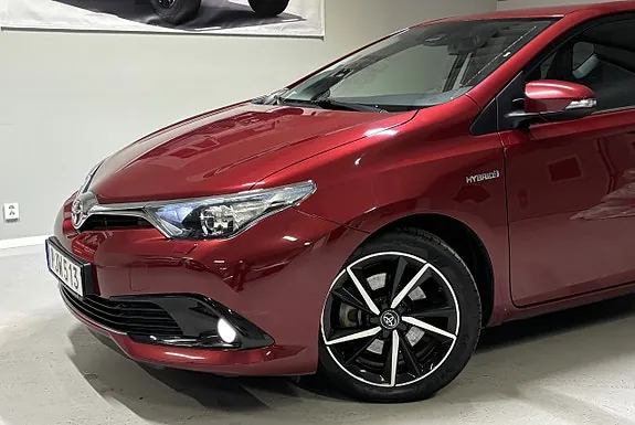 Toyota Auris 2017 photo 2