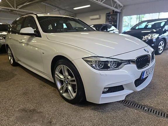 BMW 320I 2018 photo 2