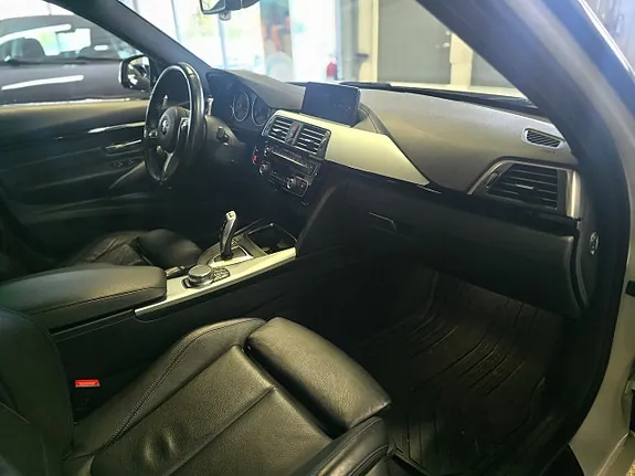 BMW 320I 2018 photo 5