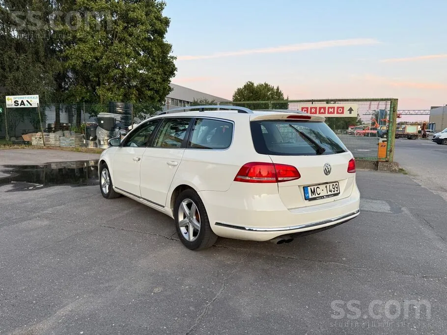Volkswagen Passat 2012 photo 2