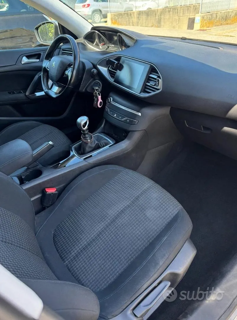 Peugeot 308 2018 photo 4