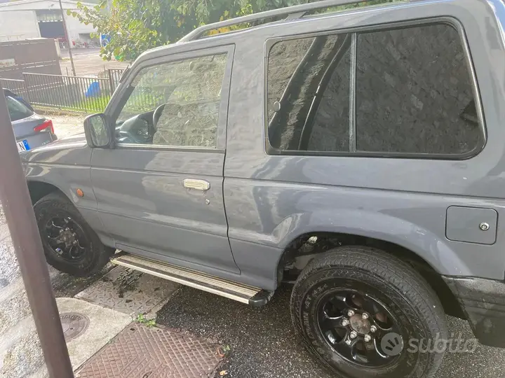 Mitsubishi Pajero 1994 photo 3