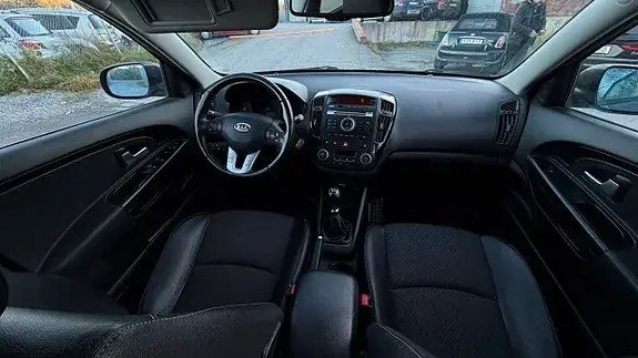 Kia Ceed 2012 photo 5