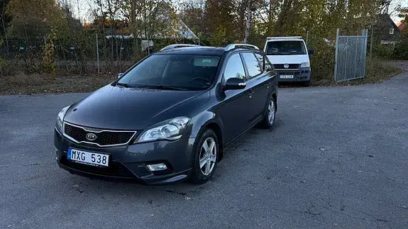 Kia Ceed 2012 photo 2