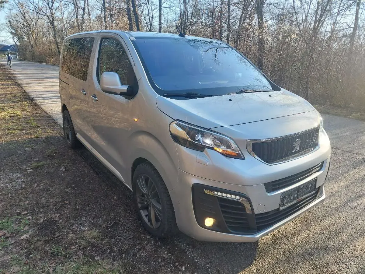 Peugeot Traveller 2018 photo 2