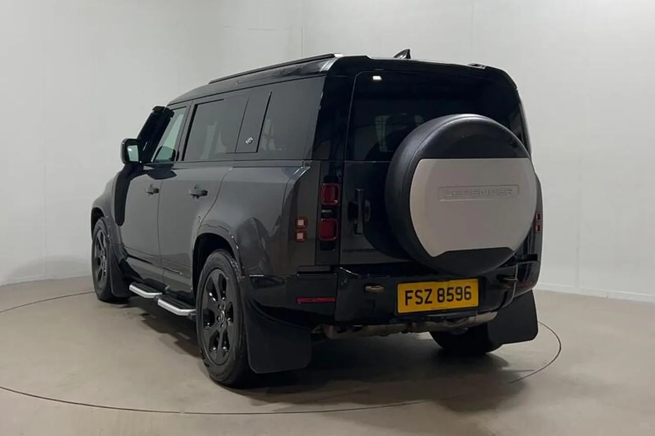 Land Rover Defender 110 2022 photo 3