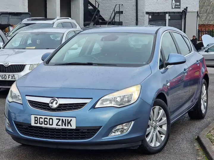 Vauxhall Astra 2010 photo 3