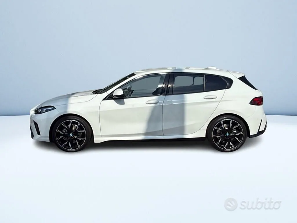BMW 1 Series 2025 photo 5