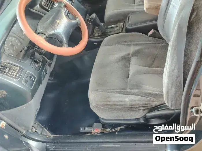 Toyota Crown 1993 photo 3