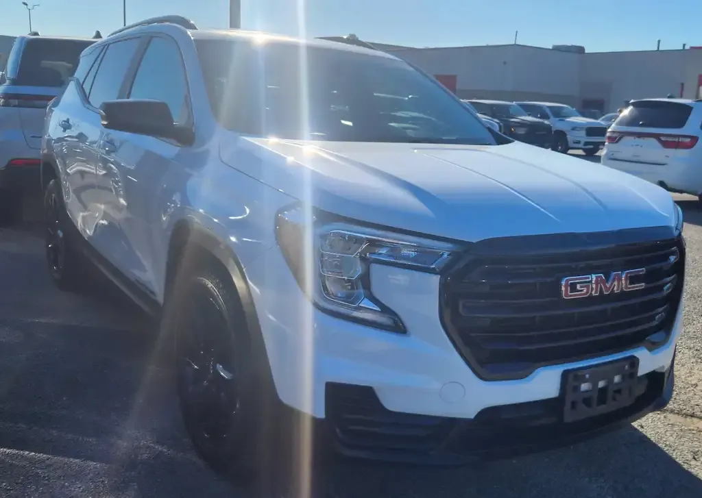 GMC Terrain 2023 photo 3