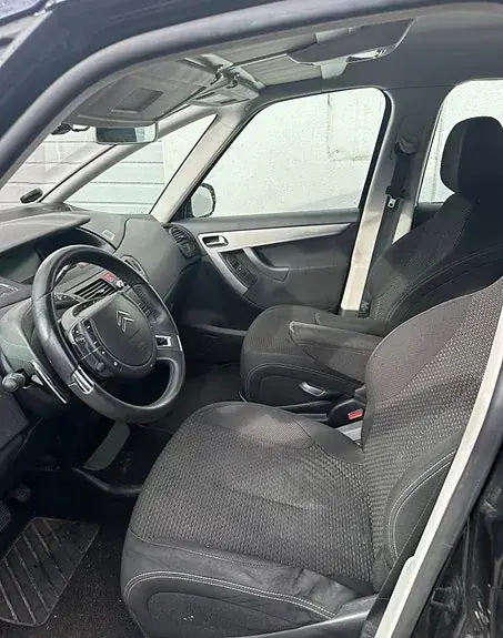 Citroen Grand C4 Picasso 2010 photo 5