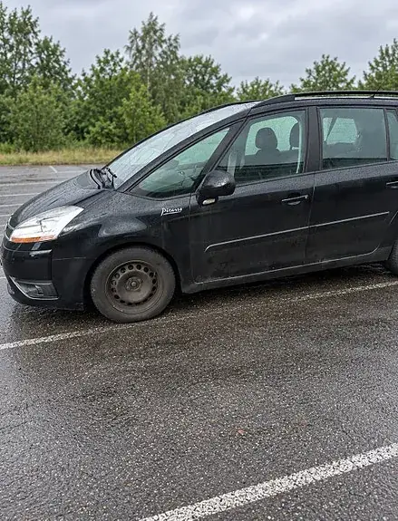 Citroen Grand C4 Picasso 2010 photo 2
