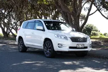 Toyota Vanguard 2010 photo 2