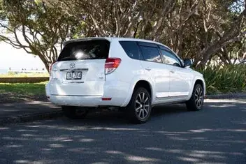 Toyota Vanguard 2010 photo 4