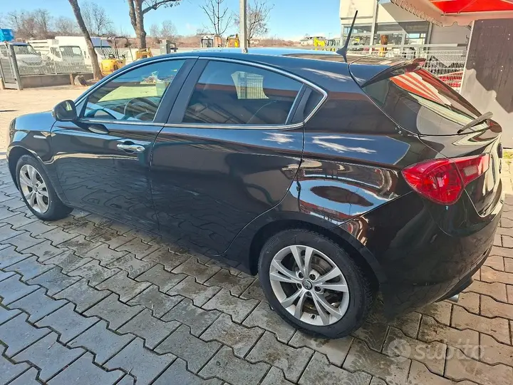 Alfa Romeo Giulietta 2014 photo 3