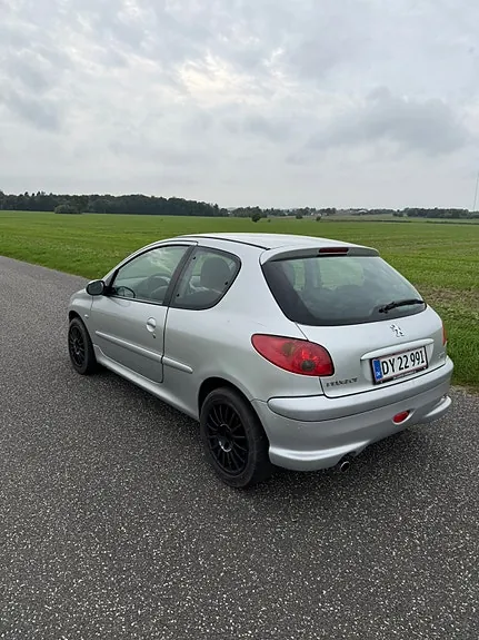 Peugeot 206 2005 photo 4
