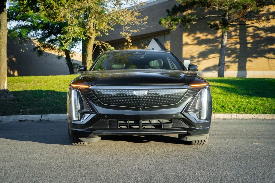 Cadillac Lyriq 2024 photo 2