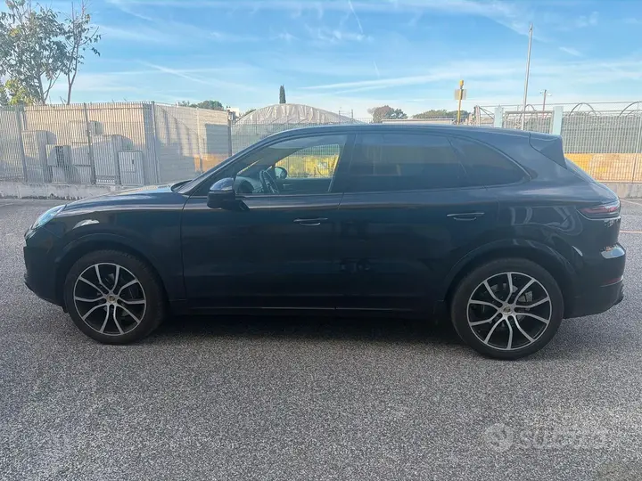 Porsche Cayenne 2018 photo 2