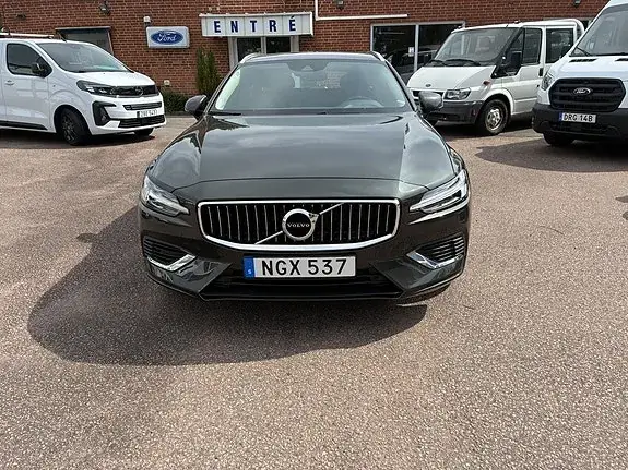 Volvo V60 2022 photo 2