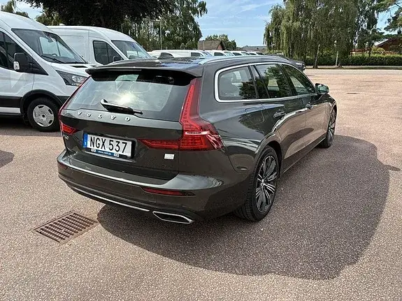 Volvo V60 2022 photo 4