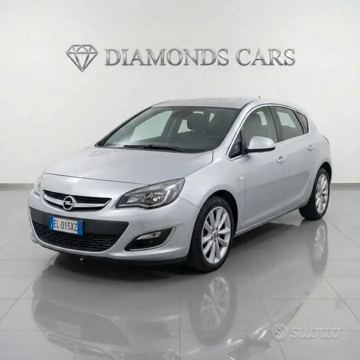 Opel Astra 2012 photo 2