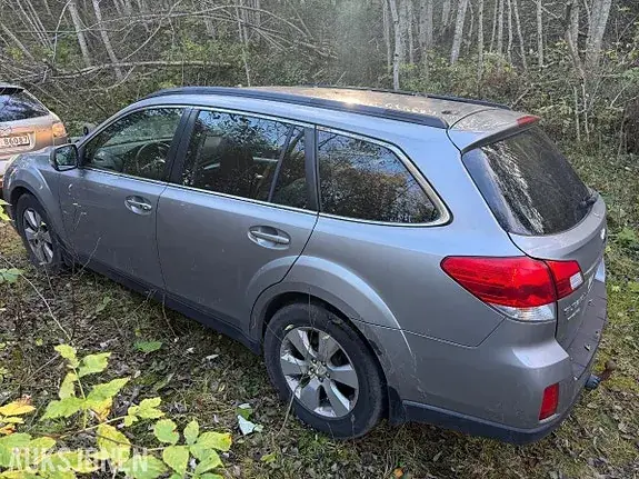 Subaru Legacy 2010 photo 3