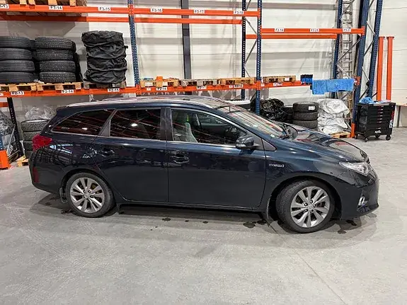 Toyota Auris 2013 photo 5