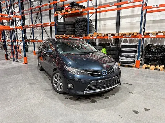 Toyota Auris 2013 photo 2