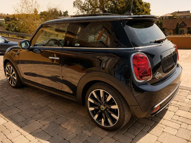 Mini Cooper E 2023 photo 3