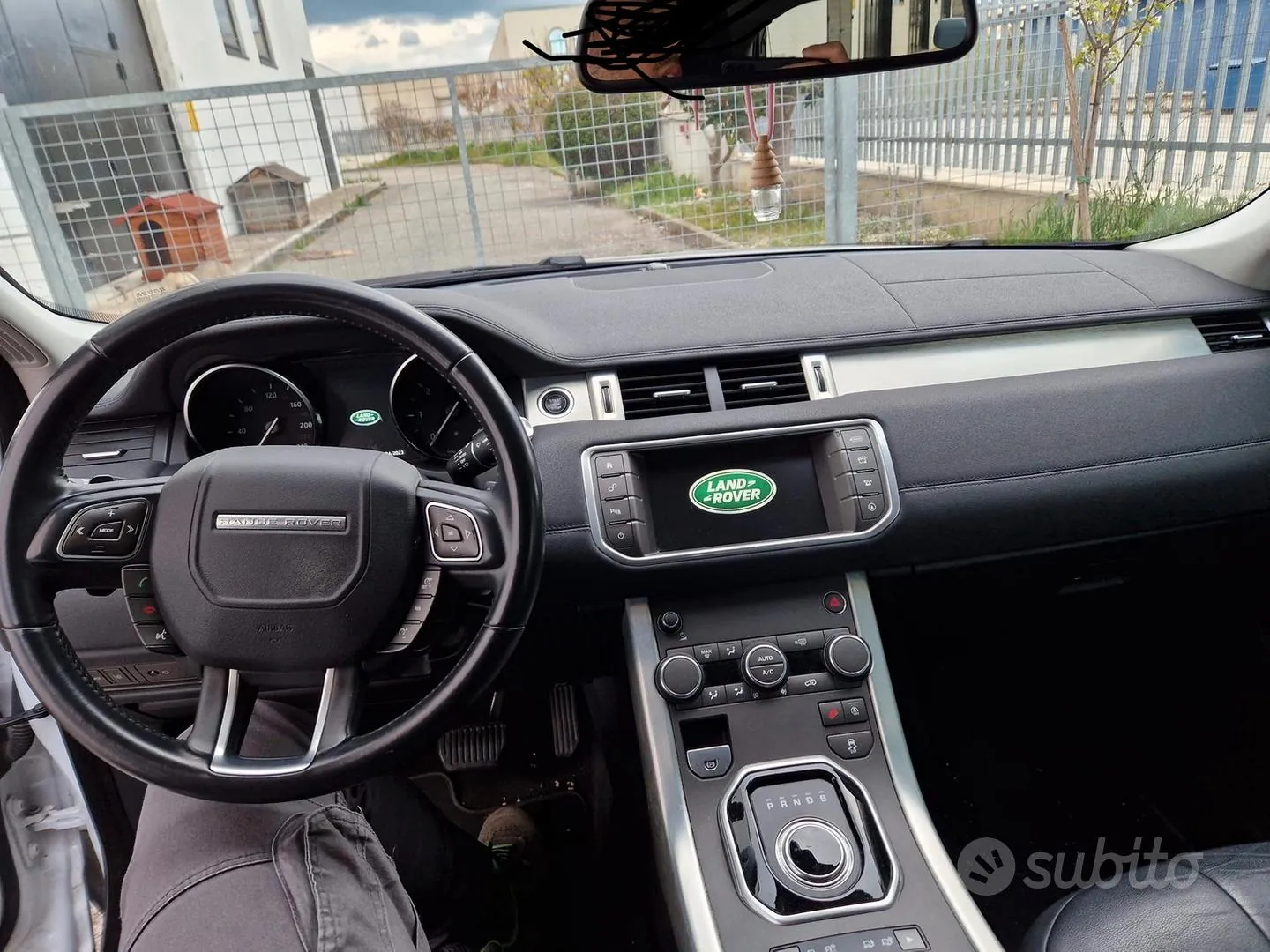 Land Rover Range Rover Evoque 2019 photo 3