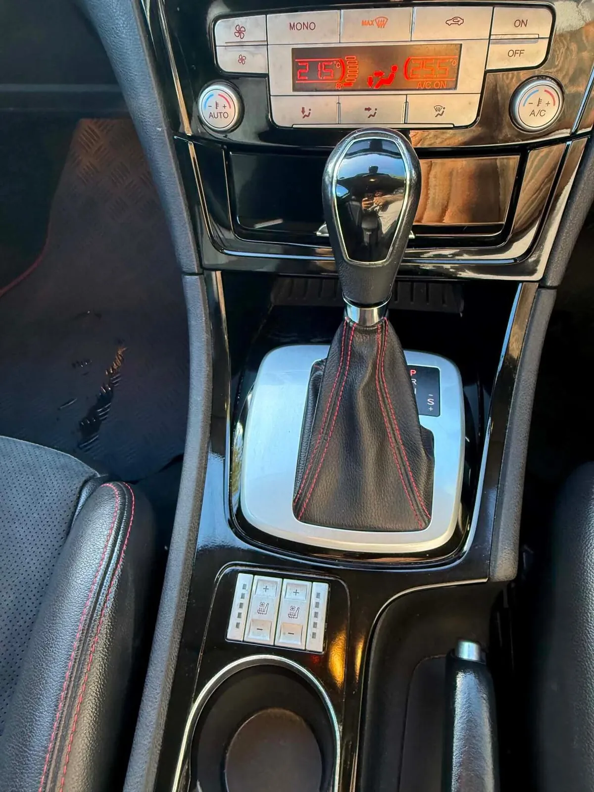 Ford Mondeo 2010 photo 2