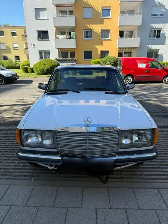 Mercedes-Benz 240D