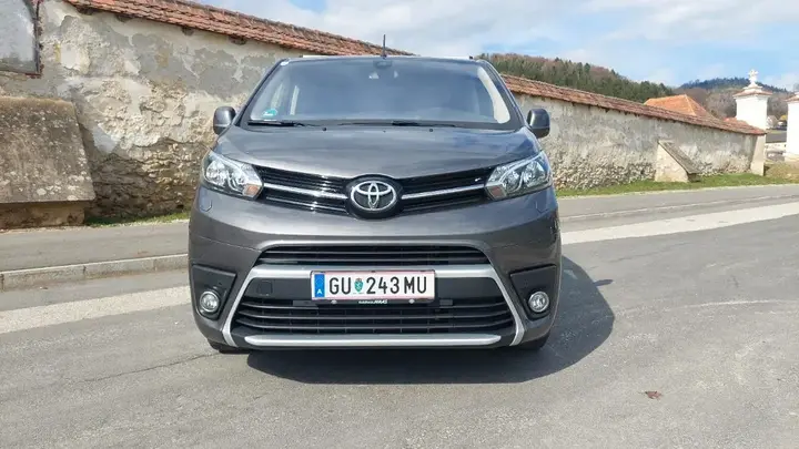 Toyota Proace Verso 2019 photo 2