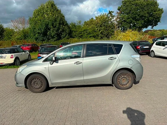 Toyota Verso 2012 photo 3