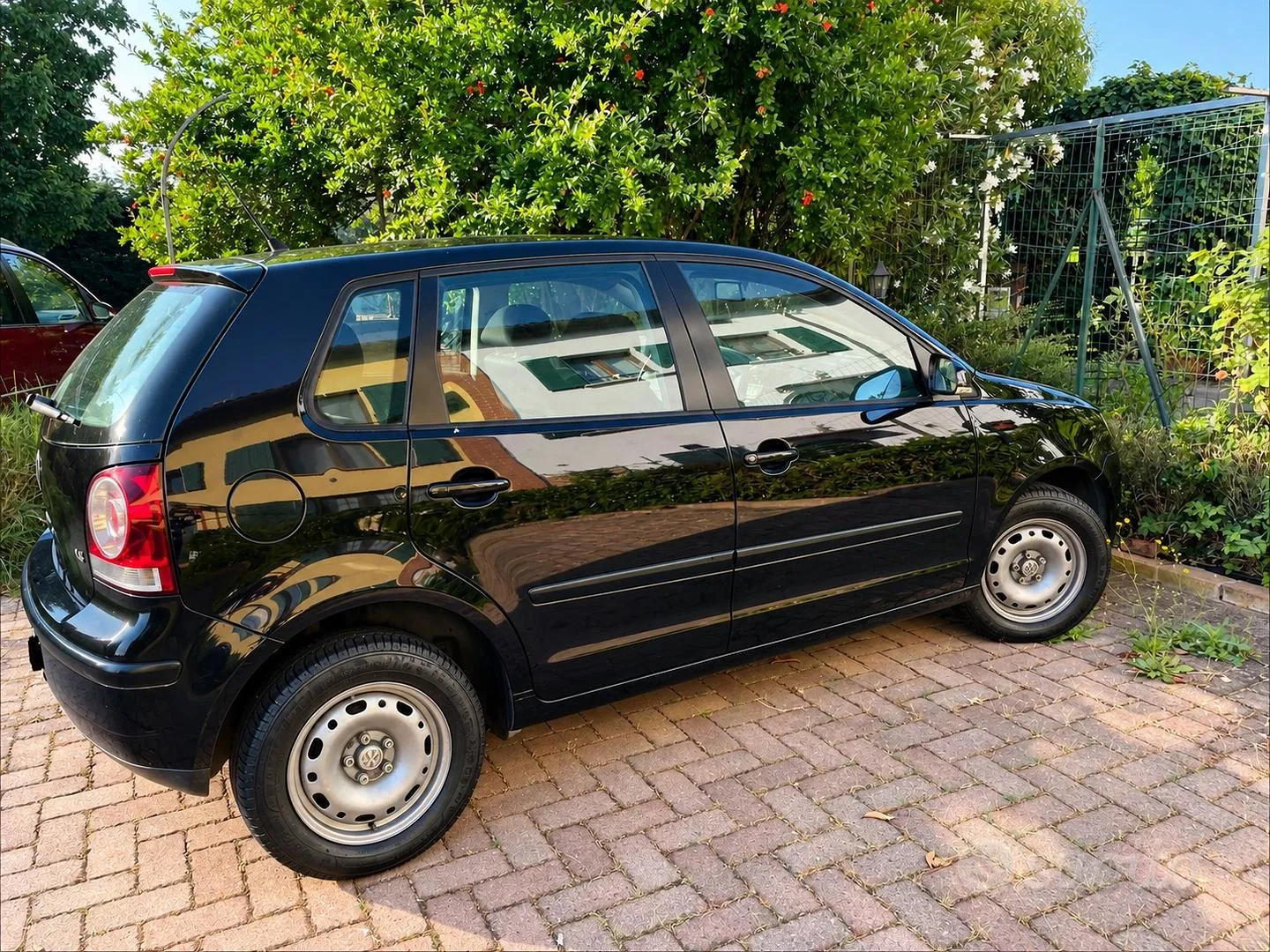 Volkswagen Polo 2008 photo 2