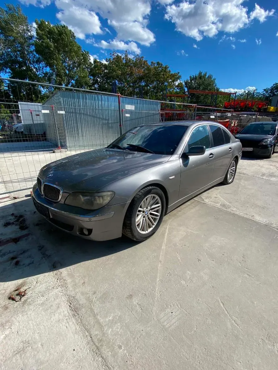 BMW 7 Series 2006 photo 2