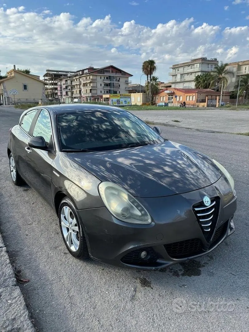 Alfa Romeo Giulietta 2013 photo 4