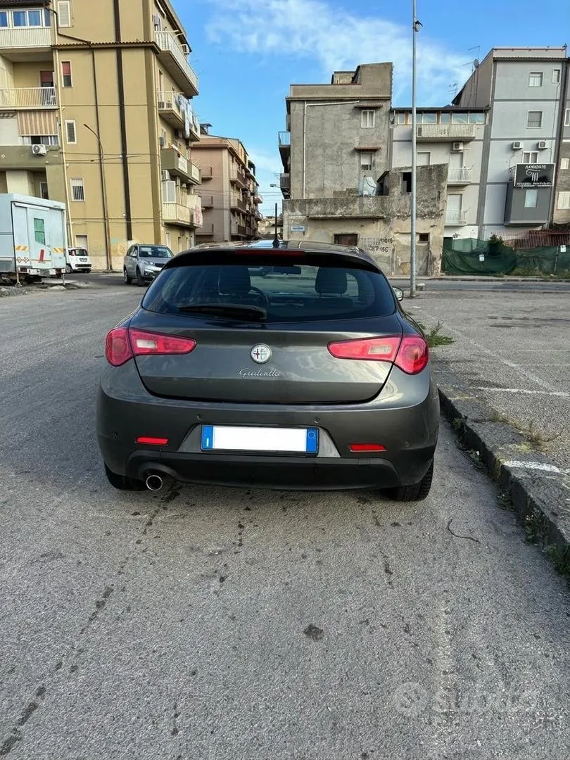 Alfa Romeo Giulietta 2013 photo 2