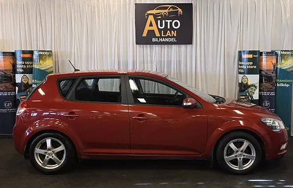 Kia Ceed 2010 photo 4