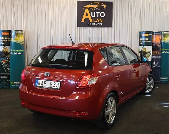 Kia Ceed 2010 photo 2