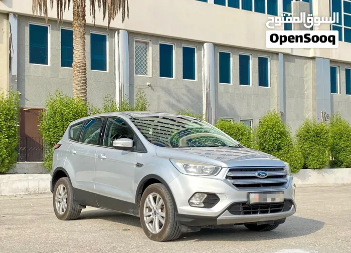 Ford Escape 2019 photo 2