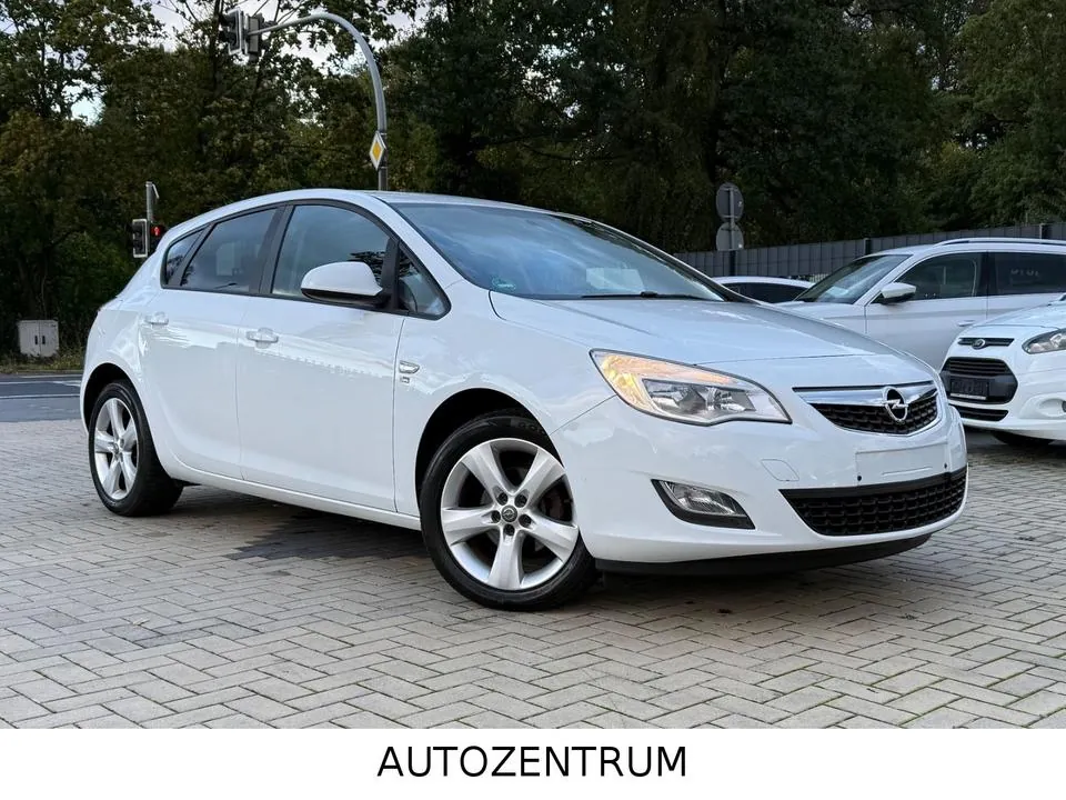 Opel Astra J
