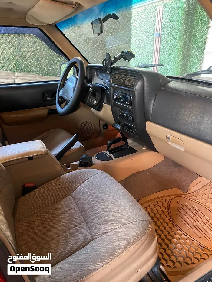 Jeep Cherokee 2000 photo 3